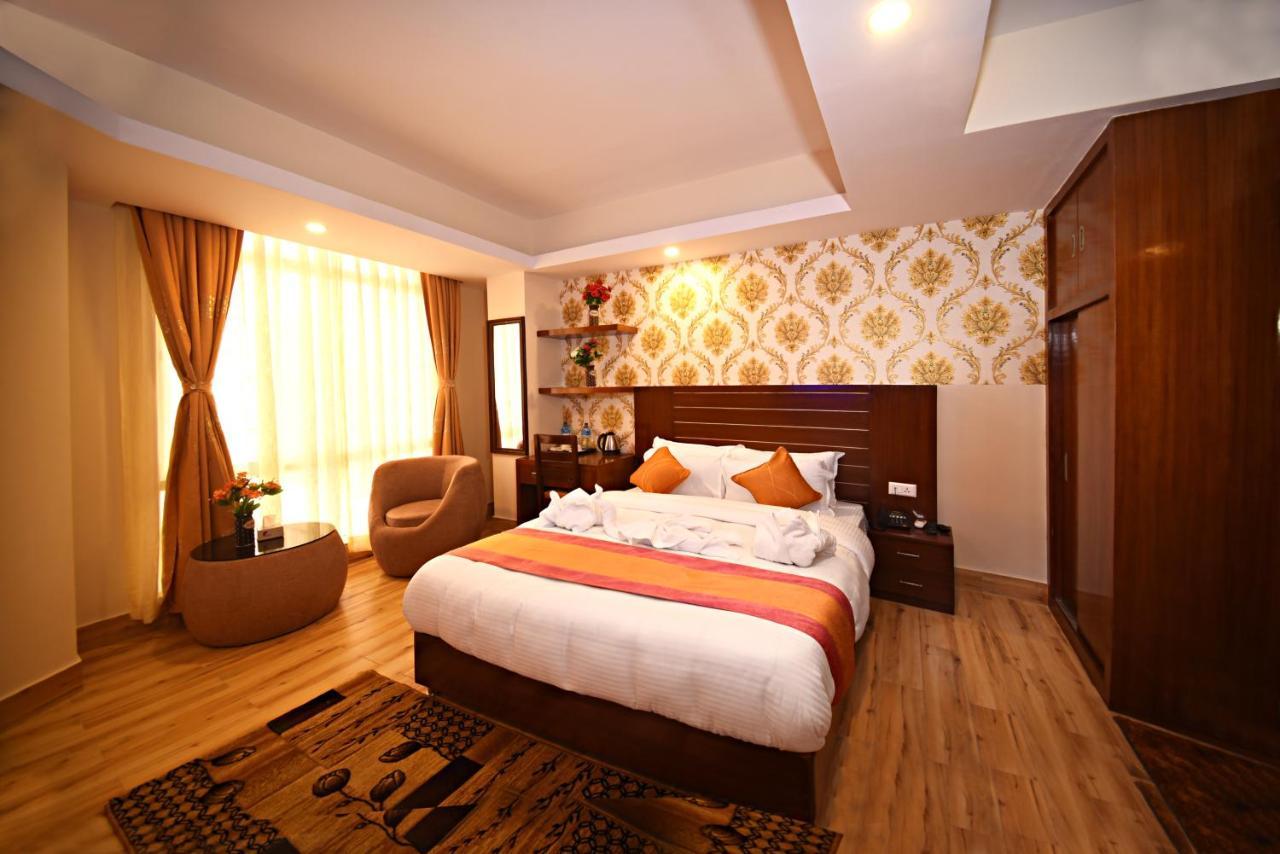 Hotel Simal Катманду Екстер'єр фото