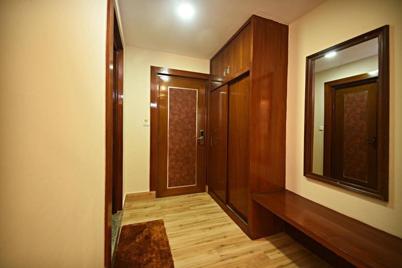 Hotel Simal Катманду Екстер'єр фото